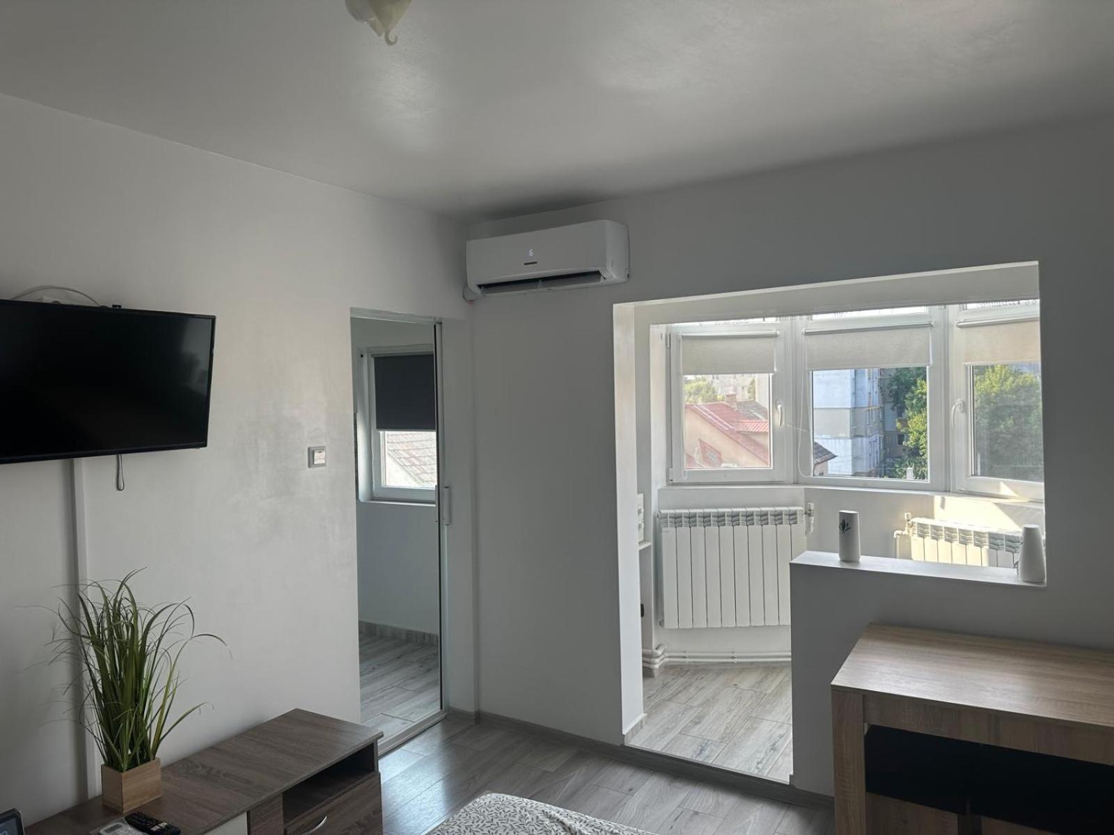Garsoniera Zak Apartment ทูร์ดา ภายนอก รูปภาพ